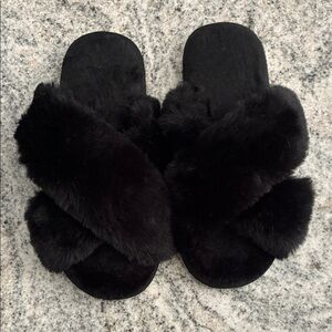 Black Faux Fur Women's Slippers l US 7-8